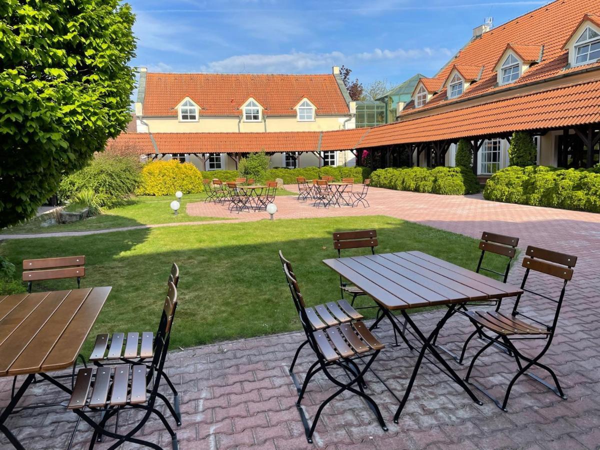 Bechneruv Statek Hotel Lány Екстериор снимка