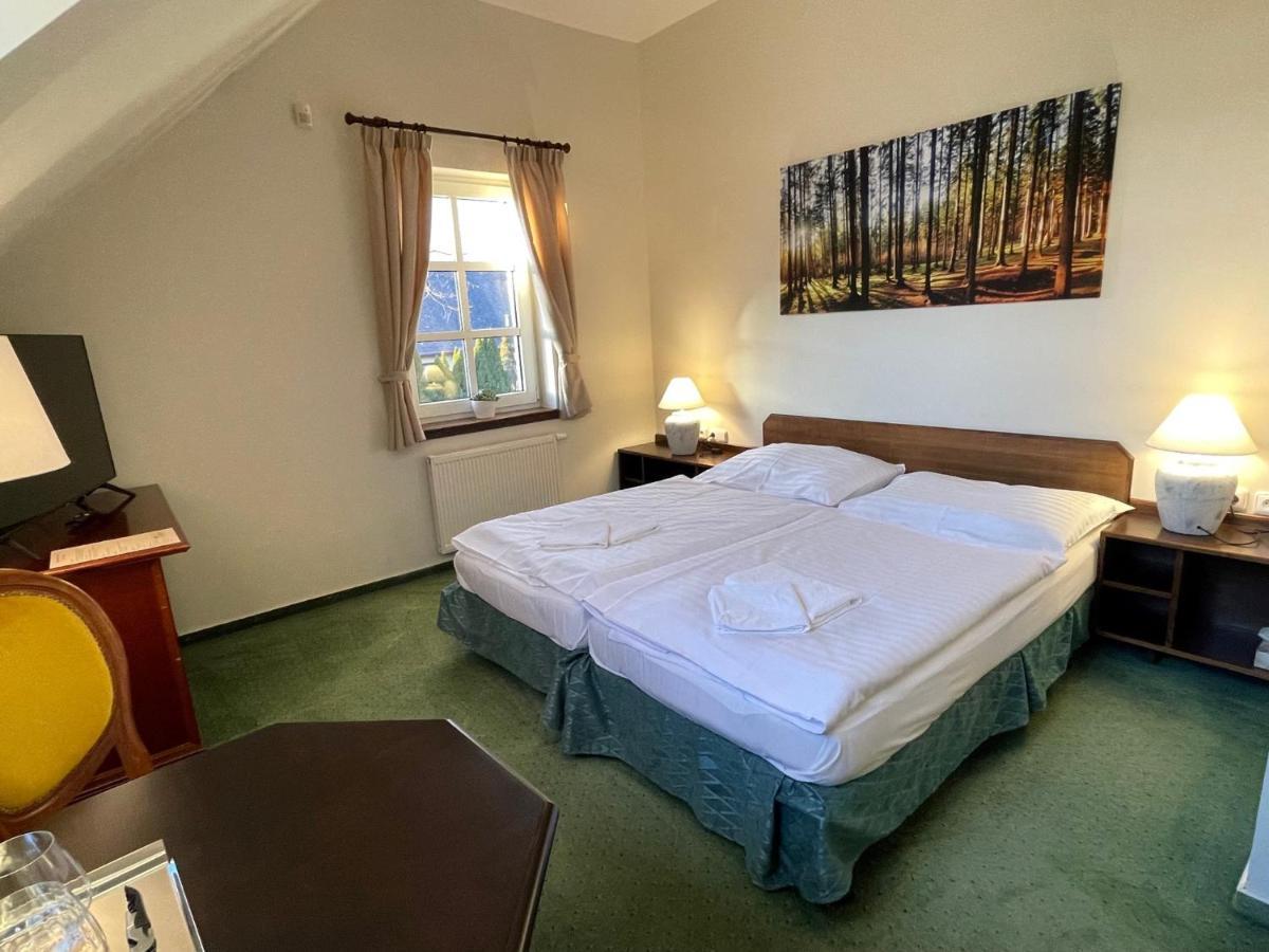 Bechneruv Statek Hotel Lány Екстериор снимка